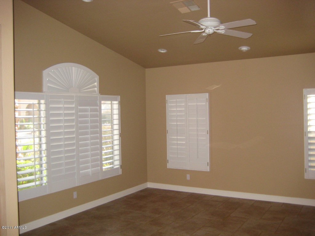 4722 East Hearn Road Phoenix, AZ 85032 - Photo 7 of 23 LIVING ROOM