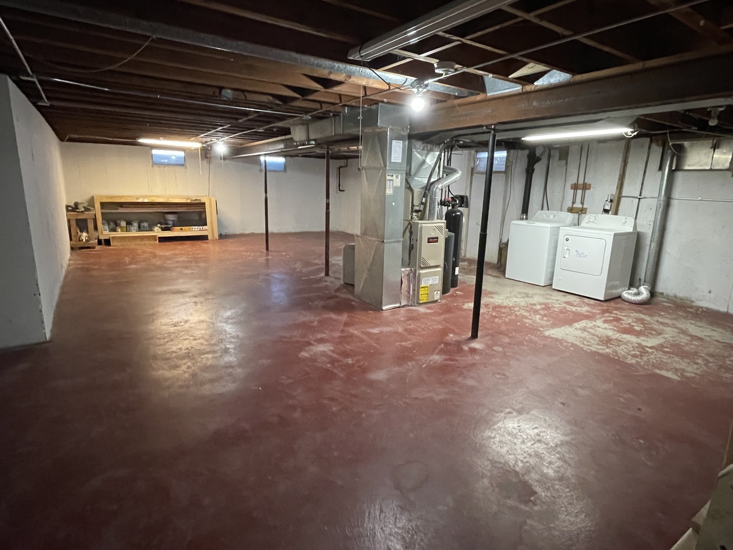 1044 Park Avenue Sycamore, IL 60178 - Photo 21 of 23 a view of parking garage with furniture