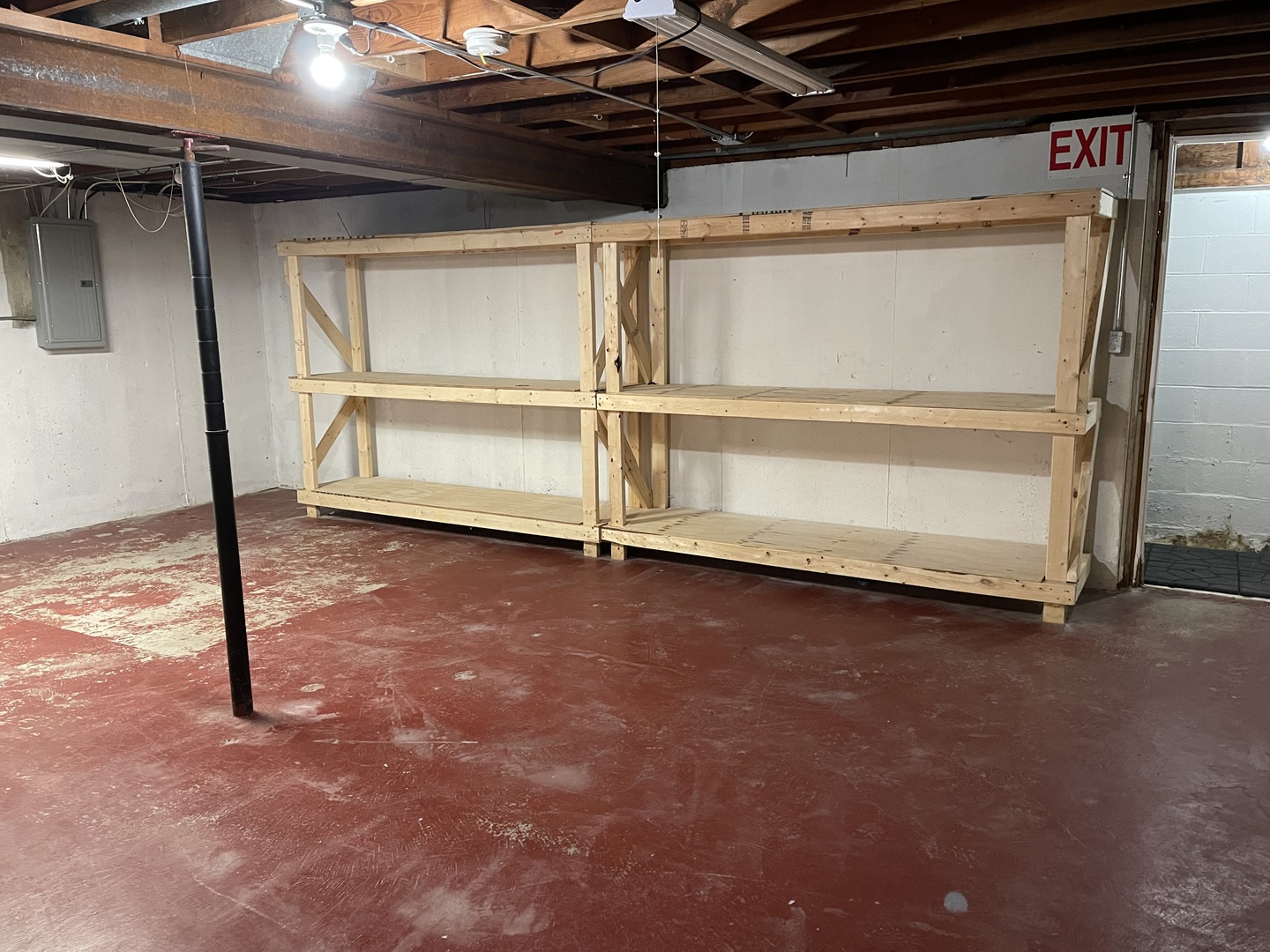 1044 Park Avenue Sycamore, IL 60178 - Photo 22 of 23 a view of an empty room with a air conditioner duct