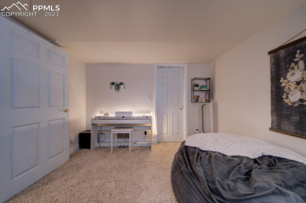 648 South McCulloch Boulevard Pueblo, CO 81007 - Photo 31 of 50 a living room with furniture