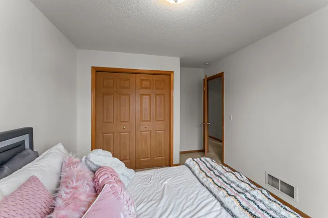 $275,000 | 20628 Fenston Avenue North, Forest Lake, MN 55025