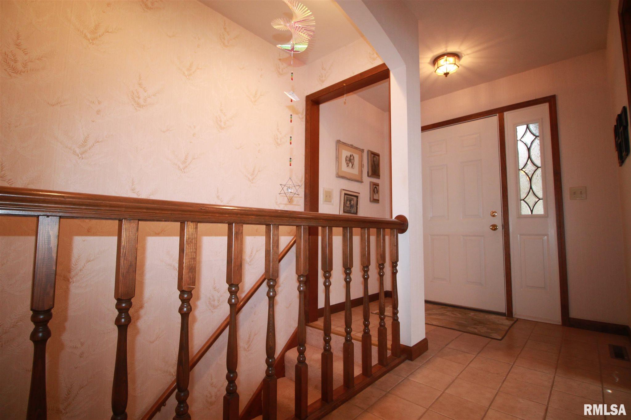 1712 Devonwood Springfield, IL 62704 - Photo 22 of 36 Gallery Image 22