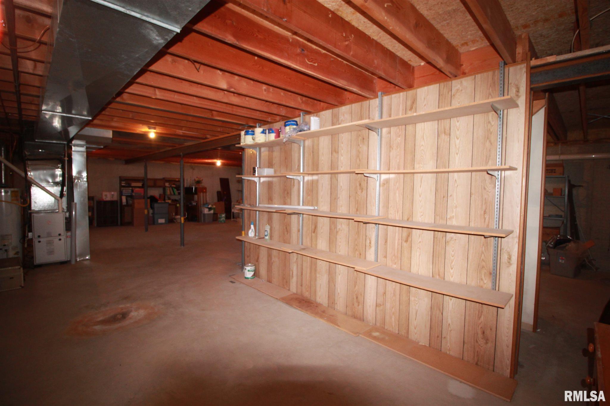 1712 Devonwood Springfield, IL 62704 - Photo 29 of 36 Gallery Image 29