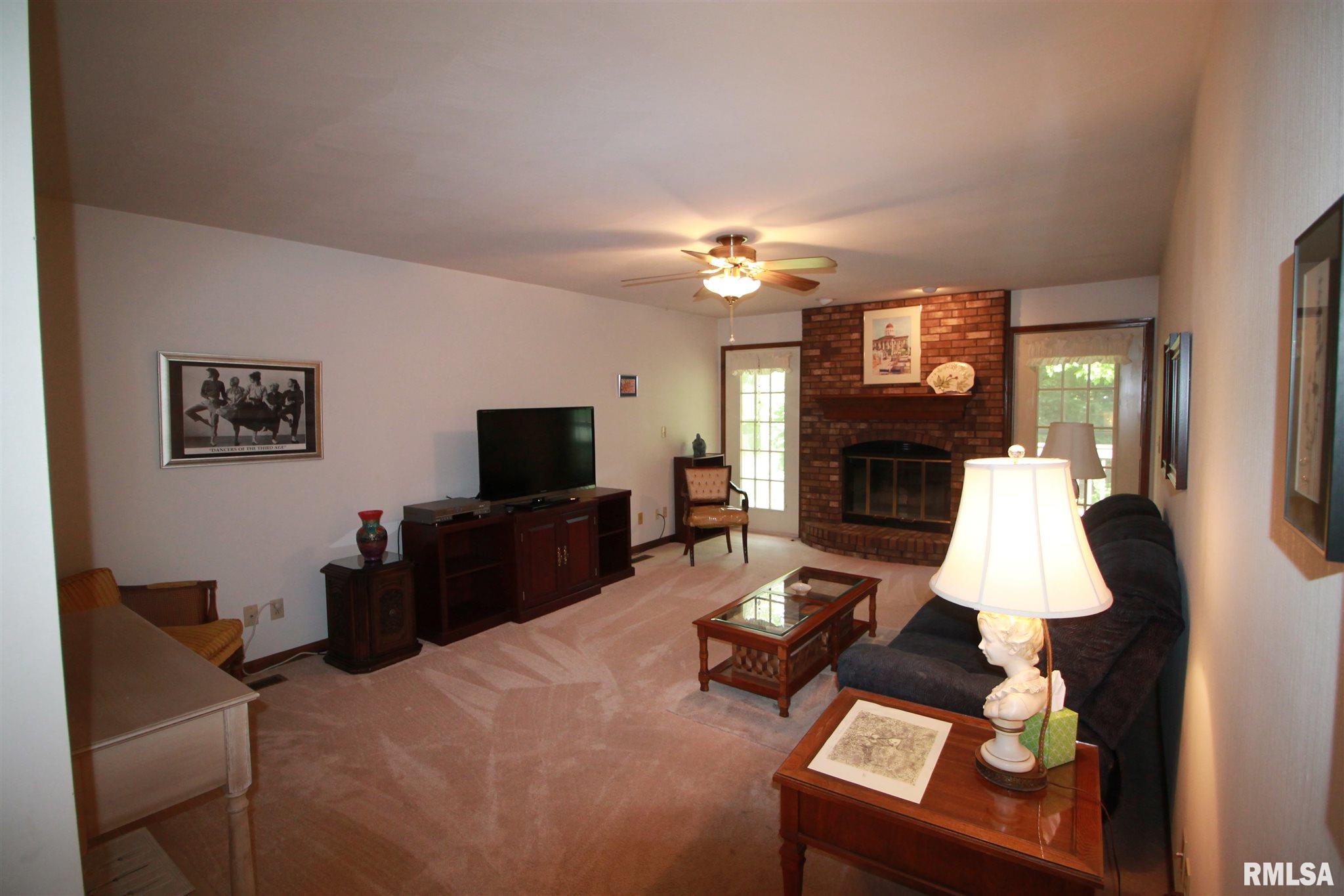 1712 Devonwood Springfield, IL 62704 - Photo 9 of 36 Gallery Image 9