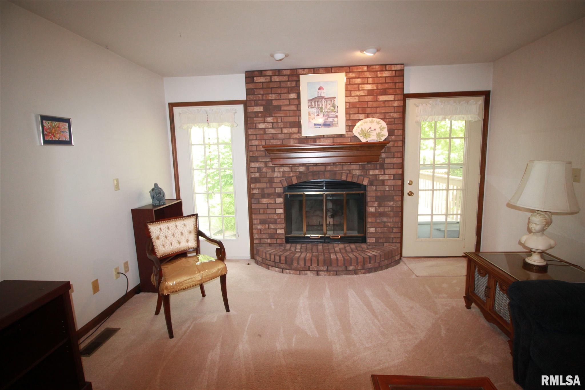 1712 Devonwood Springfield, IL 62704 - Photo 10 of 36 Gallery Image 10