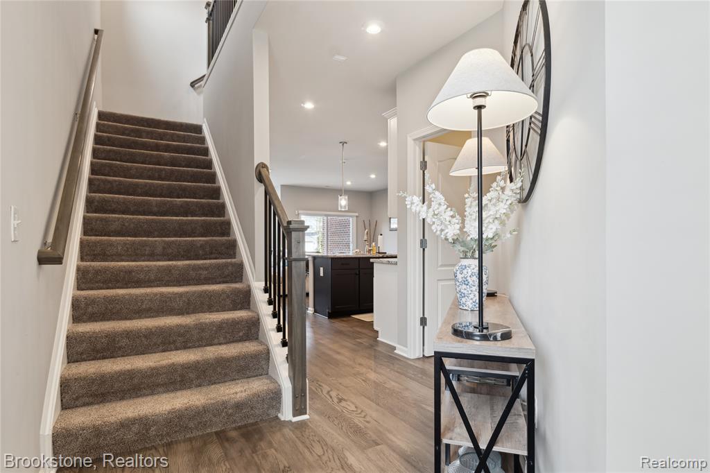 765 Hummingbird Drive Rochester Hills, MI 48307 - Photo 7 of 47