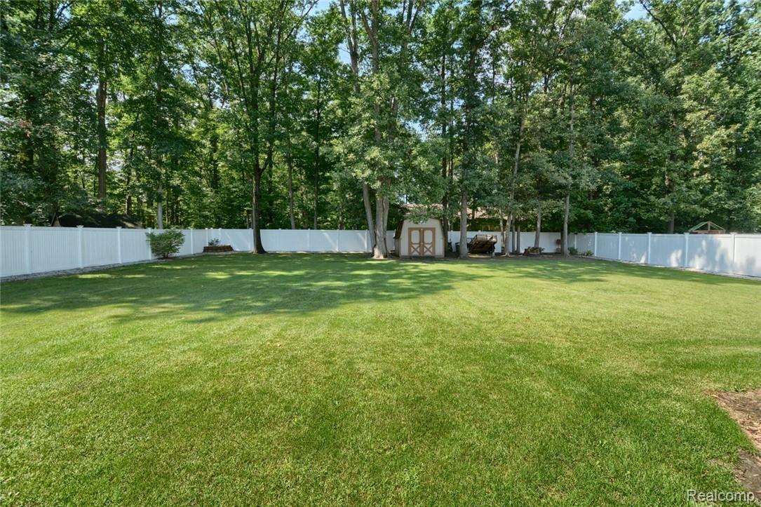 1046 South Gale Road Davison, MI 48423 - Photo 6 of 54 DSC_0214-HDR(3).jpg