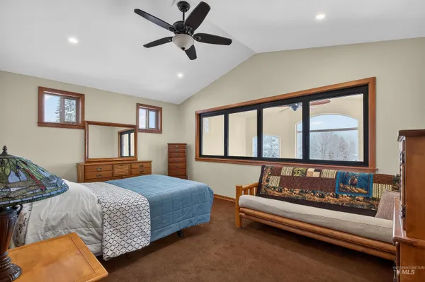 $675,000 | 204 South 2nd Street, Elk River, ID 83827