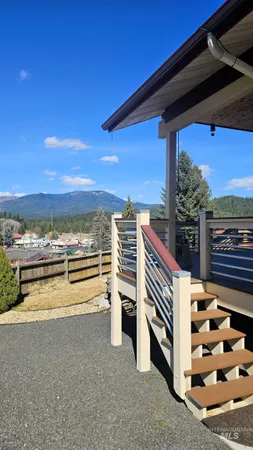 $675,000 | 204 South 2nd Street, Elk River, ID 83827