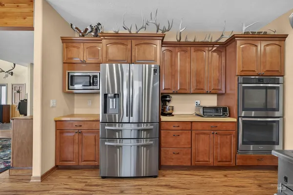 $675,000 | 204 South 2nd Street, Elk River, ID 83827