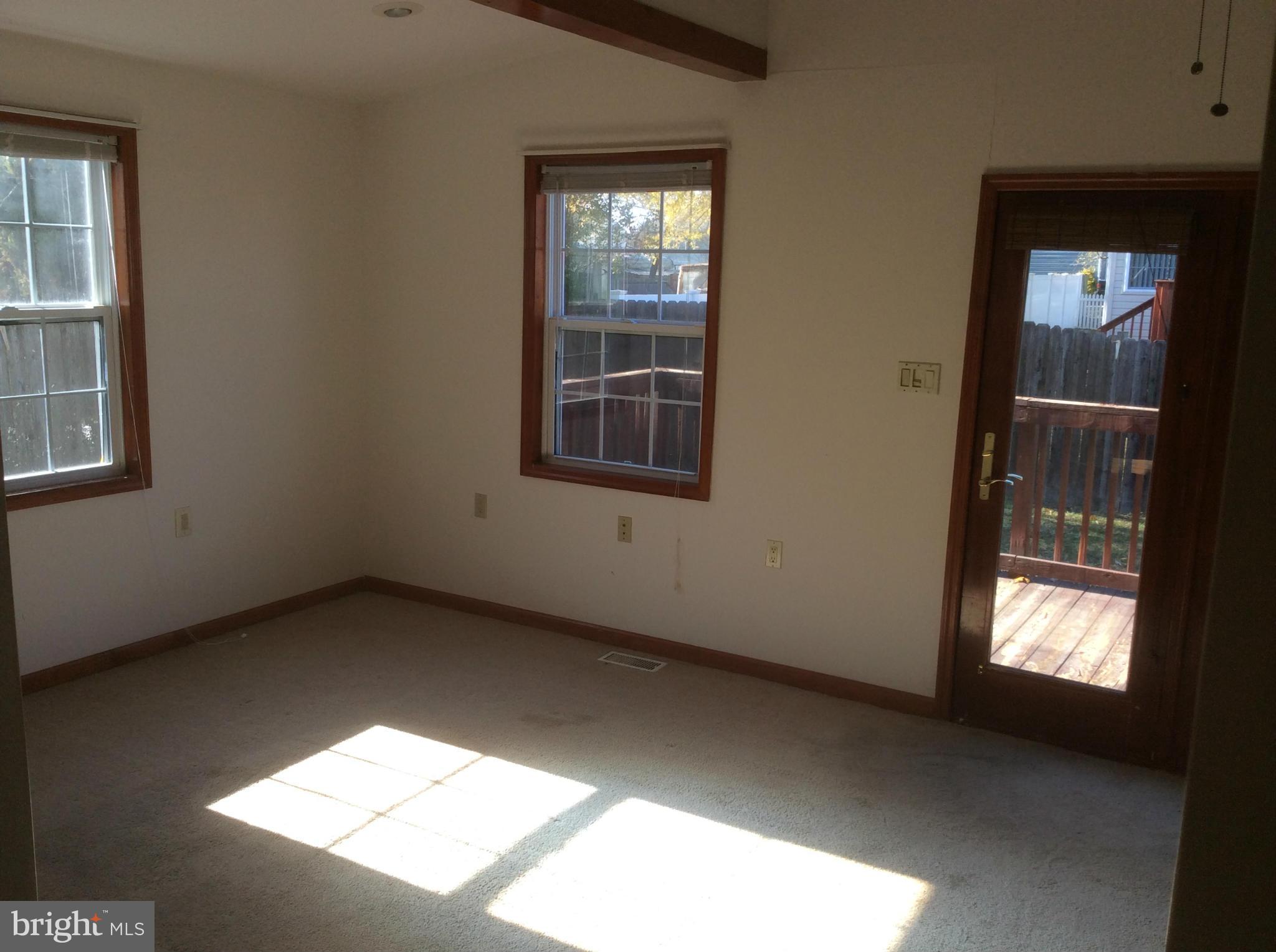 7746 Sauerbacker Road Pasadena, MD 21122 - Photo 15 of 17 Family Room