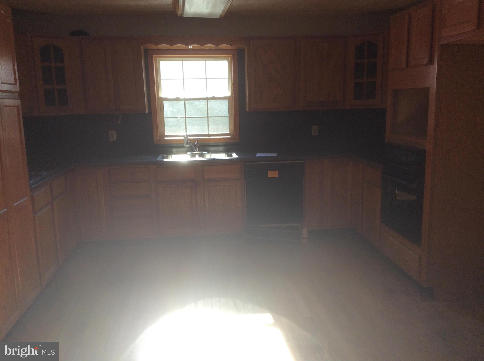 7746 Sauerbacker Road Pasadena, MD 21122 - Photo 8 of 17 Kitchen
