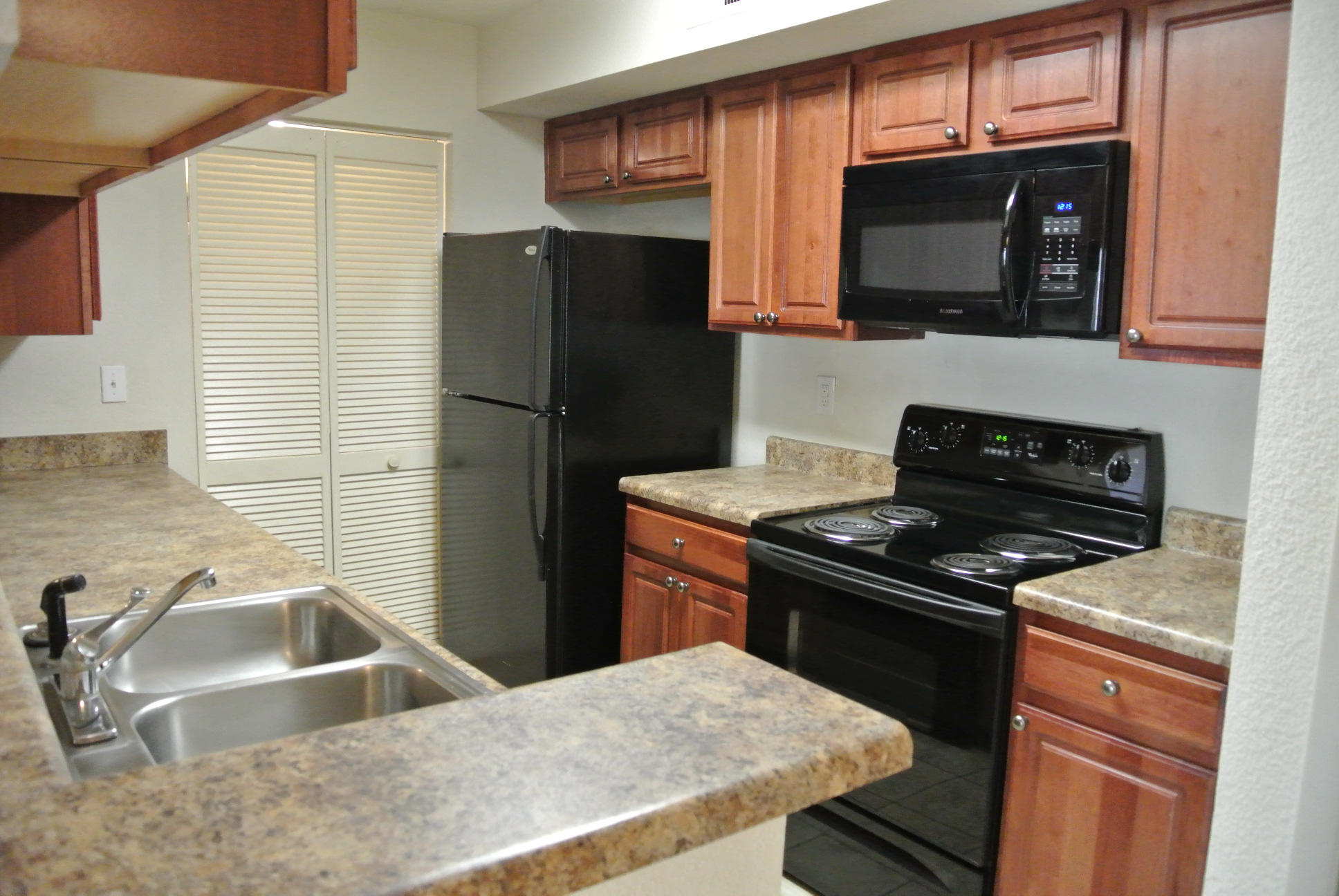 1481 Center St Extension, Unit 706 Mount Pleasant, SC 29464 - Photo 2 of 17 DSC_0208