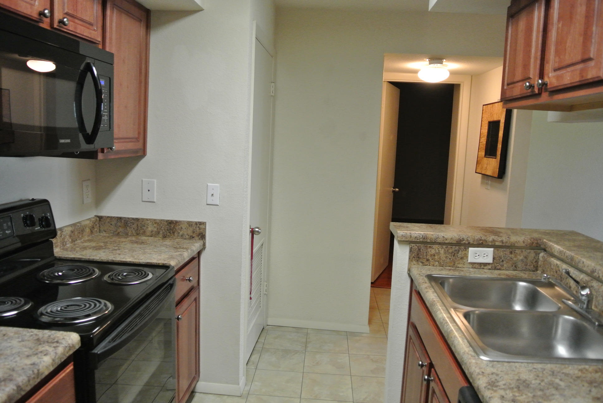 1481 Center St Extension, Unit 706 Mount Pleasant, SC 29464 - Photo 5 of 17 DSC_0226