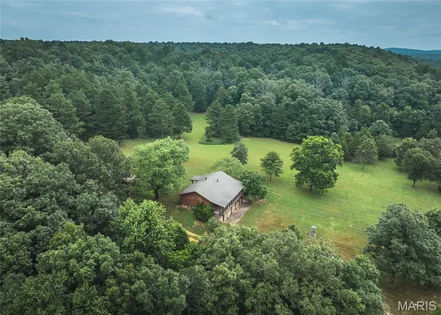$670,000 | 3292 County Road 625, Birch Tree, MO 65438
