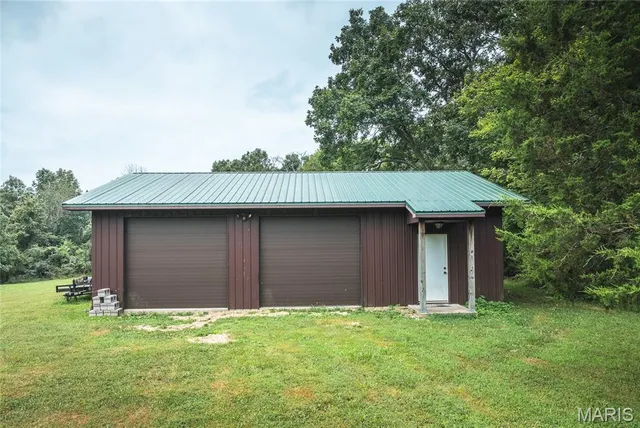 $670,000 | 3292 County Road 625, Birch Tree, MO 65438