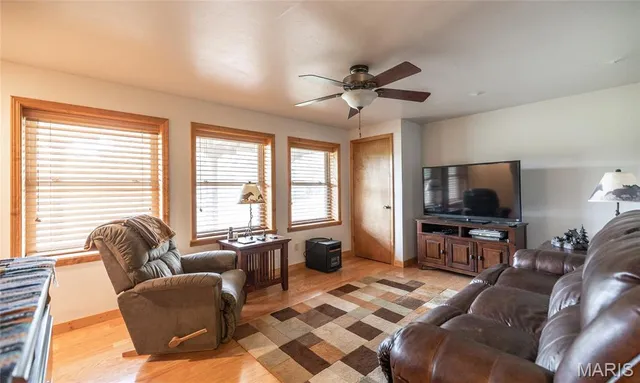 $670,000 | 3292 County Road 625, Birch Tree, MO 65438