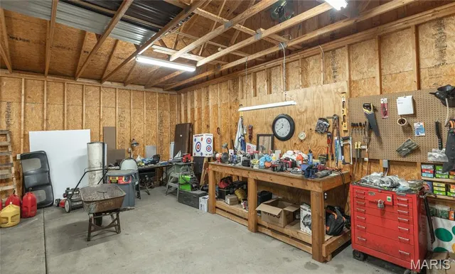 $670,000 | 3292 County Road 625, Birch Tree, MO 65438