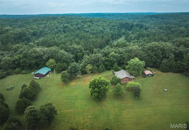 $670,000 | 3292 County Road 625, Birch Tree, MO 65438