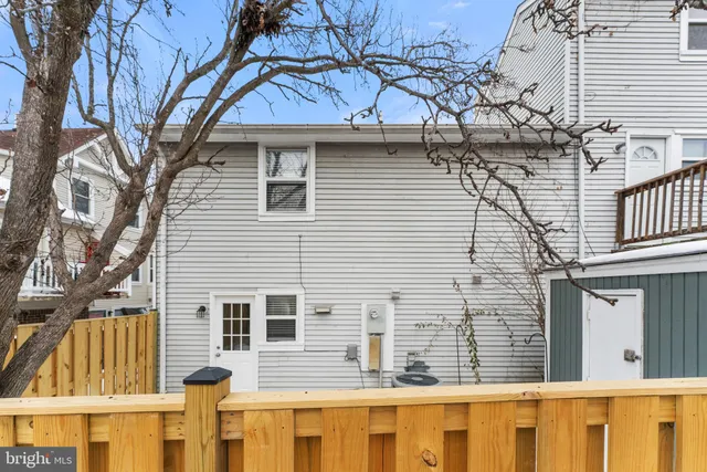 $325,000 | 4375 Pembrook Village Drive, Unit 62, Alexandria, VA 22309