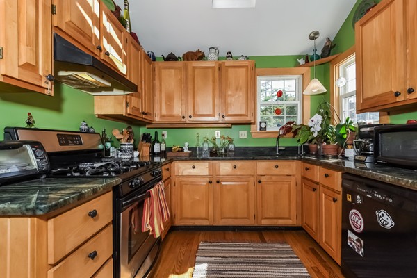 4 Spring Street Gloucester, MA 01930 - Photo 11 of 30 Gallery Image 11