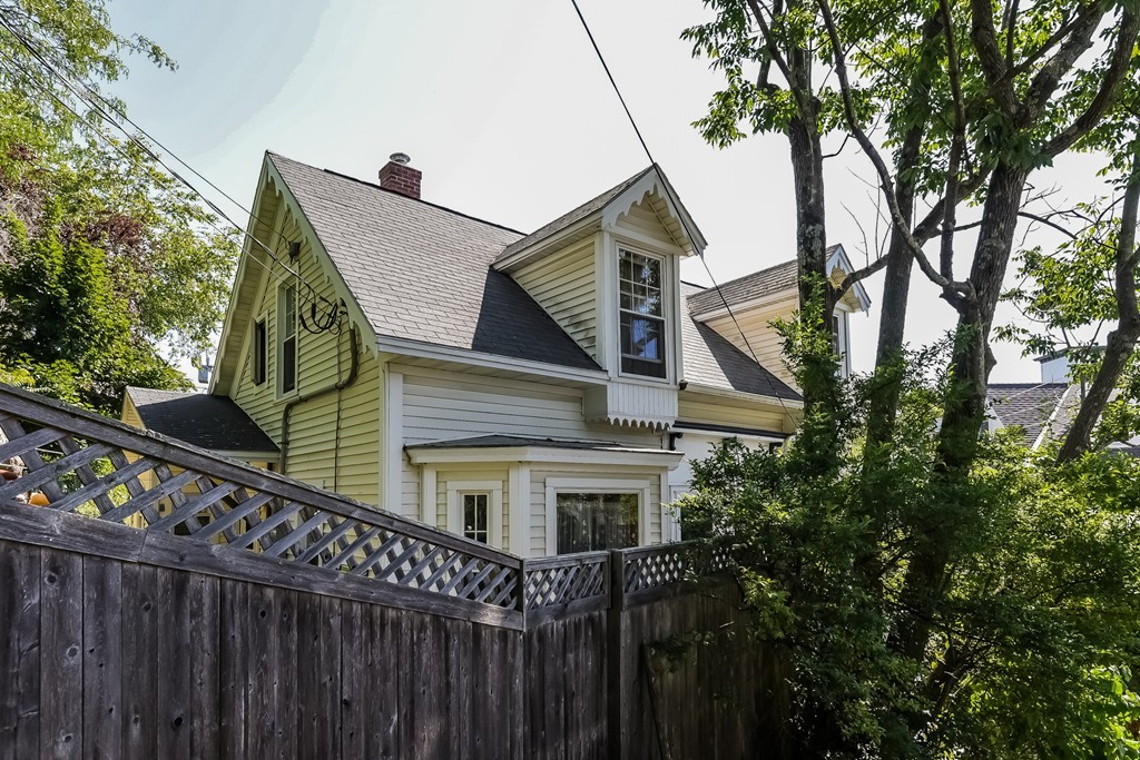 4 Spring Street Gloucester, MA 01930 - Photo 3 of 30 Gallery Image 3