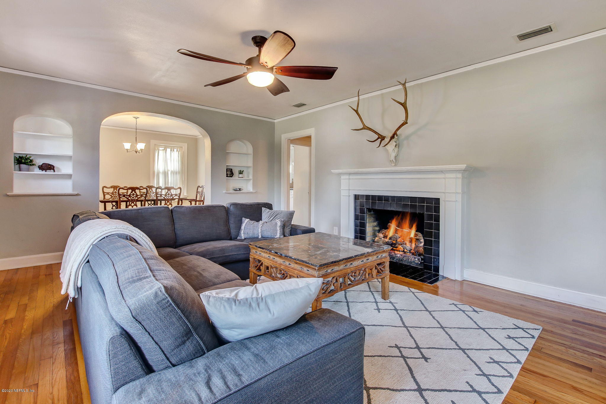 1416 Pinetree Road Jacksonville, FL 32207 - Photo 20 of 36 Living Room