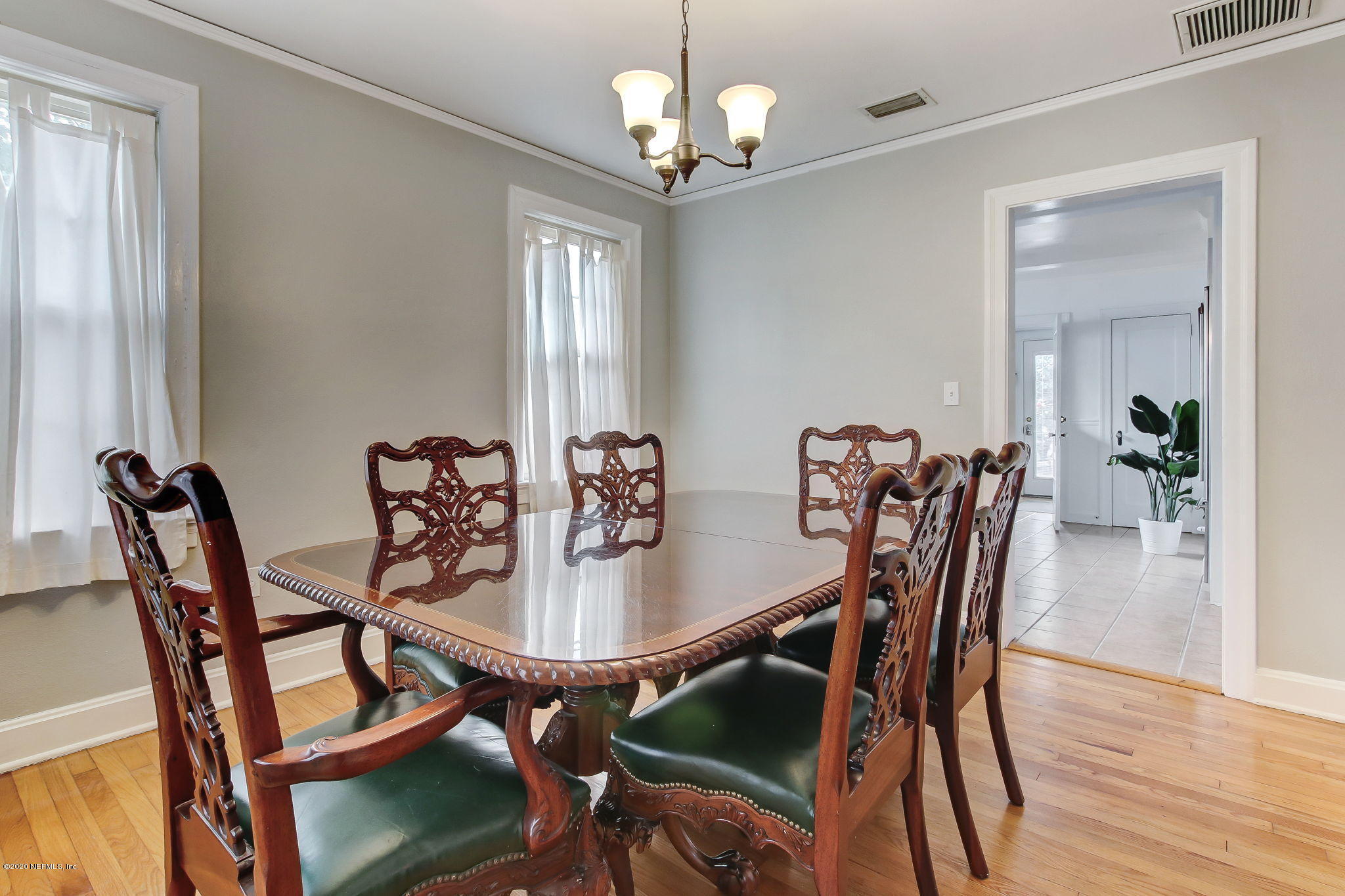 1416 Pinetree Road Jacksonville, FL 32207 - Photo 3 of 36 Dining room