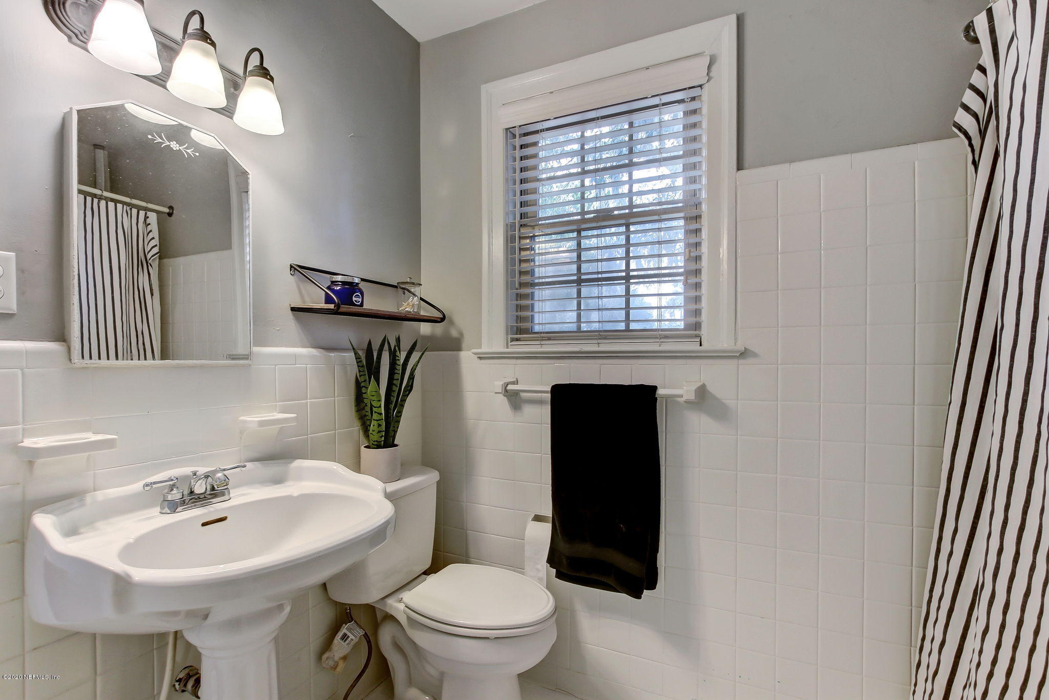 1416 Pinetree Road Jacksonville, FL 32207 - Photo 6 of 36 Master Bath