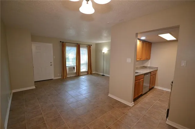 $1,150 | Undisclosed Address, Metairie, LA 70003