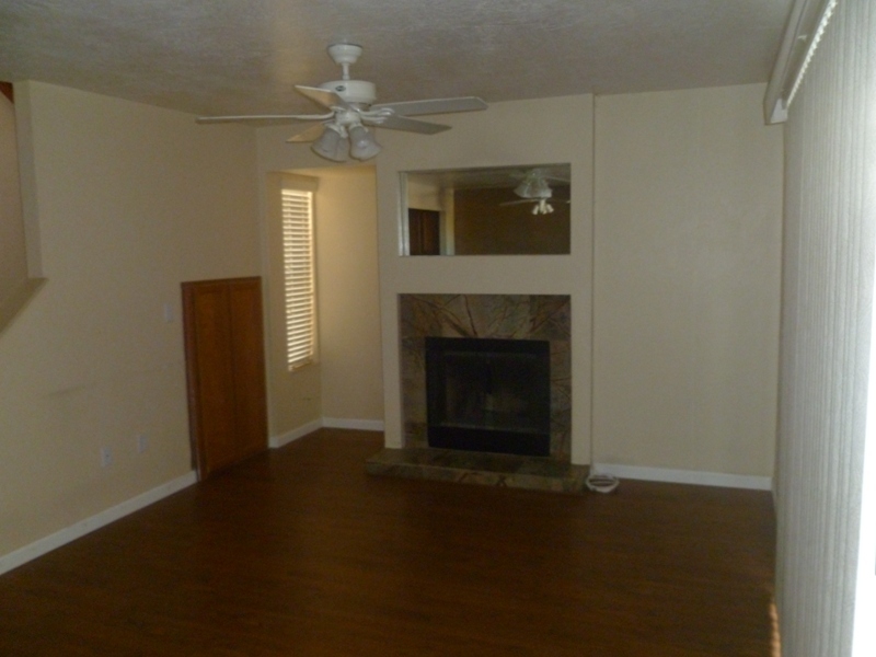 1645 West Baseline Road, Unit 2020 Mesa, AZ 85202 - Photo 2 of 10 Living Room