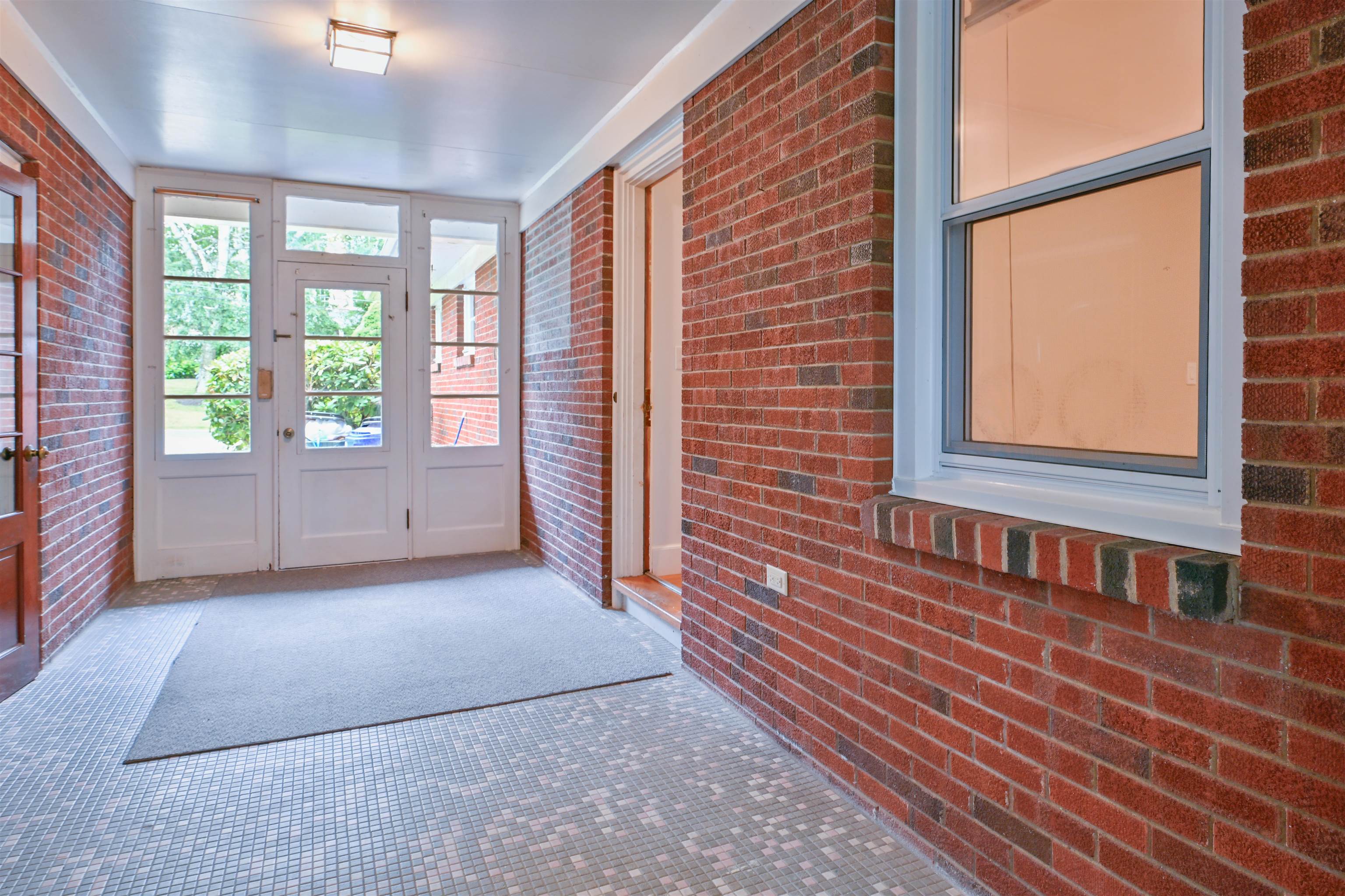 606 Ray Street Manchester, NH 03104 - Photo 35 of 60 Gallery Image 35