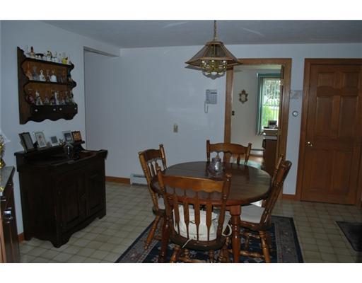 158 Middlesex Road Topsham, ME 04086 - Photo 6 of 20 Dining Room.