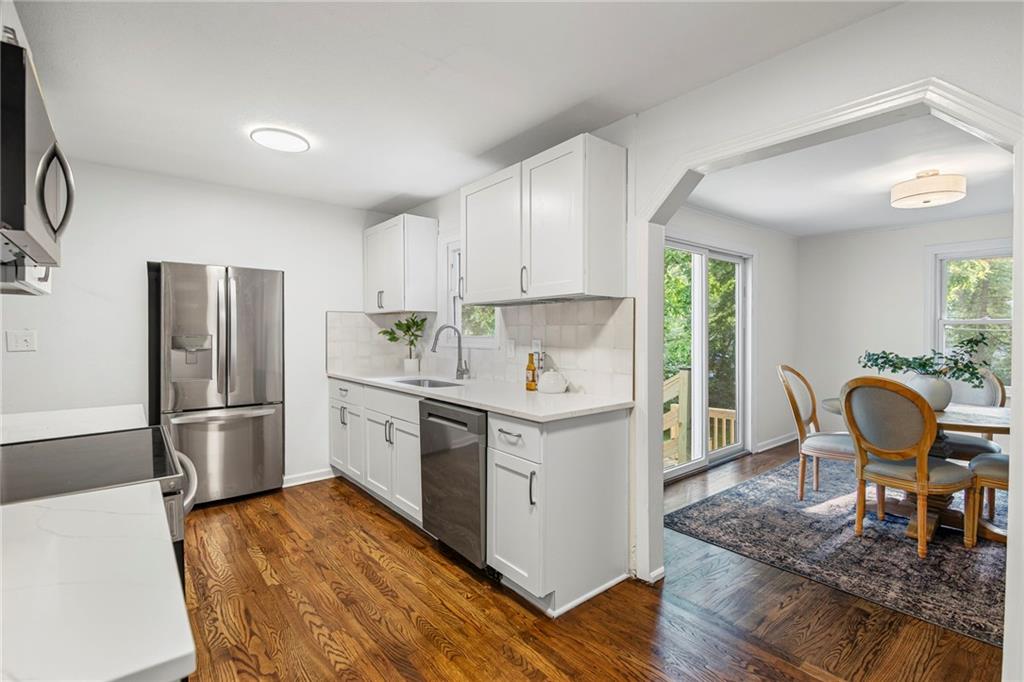 5431 Woodson Road Mission, KS 66202 - Photo 8 of 32