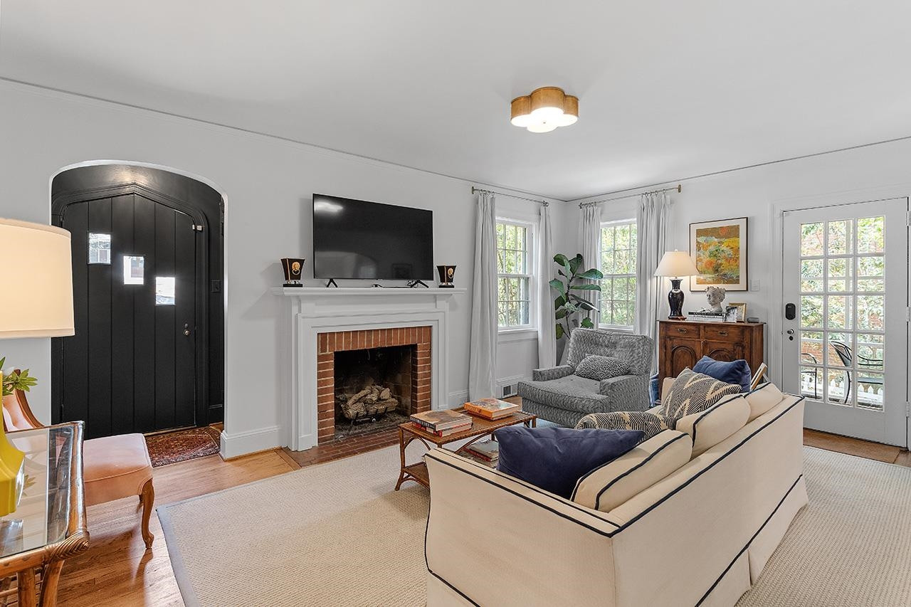 2715 Barmettler Street Raleigh, NC 27607 - Photo 3 of 19 Photo 3