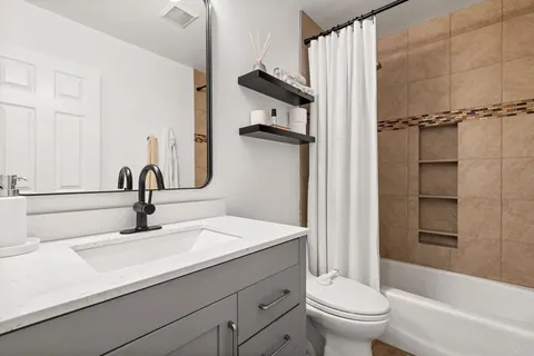 $675,000 | 3575 Cameo Drive, Unit 45, Oceanside, CA 92056