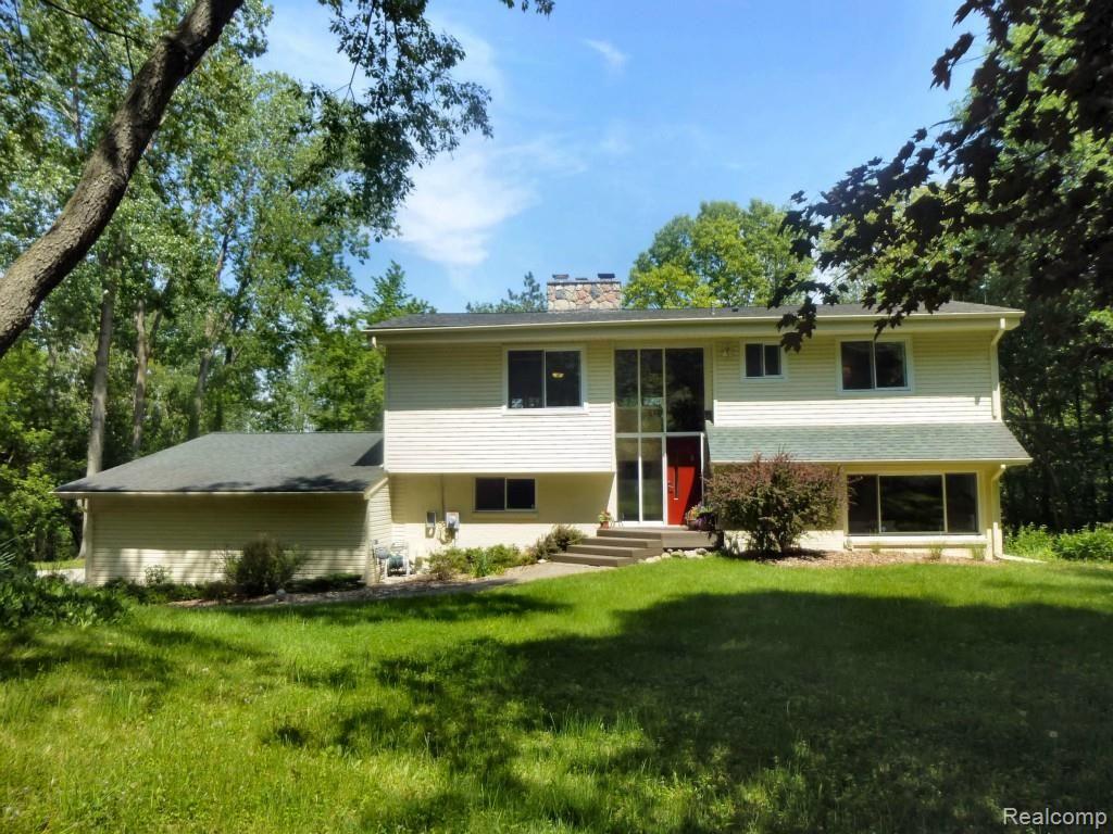 1329 Dutton Road Rochester, MI 48306 - Photo 1 of 26 Front 1.jpg
