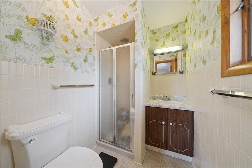 277 Highberger Road Herminie, PA 15637 - Photo 11 of 26 MASTER BATH