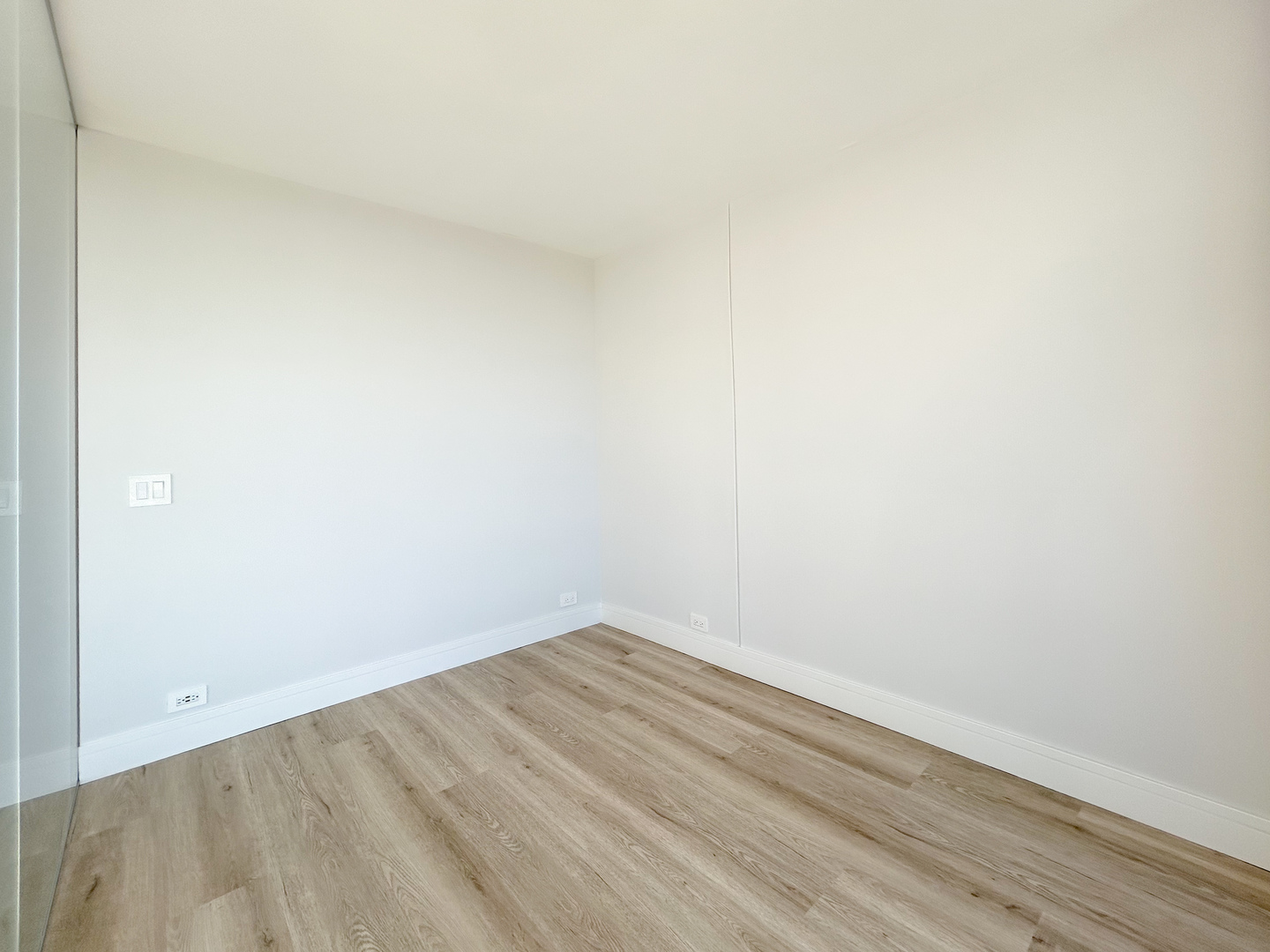 5445 North Sheridan Road, Unit 1407 Chicago, IL 60640 - Photo 4 of 10