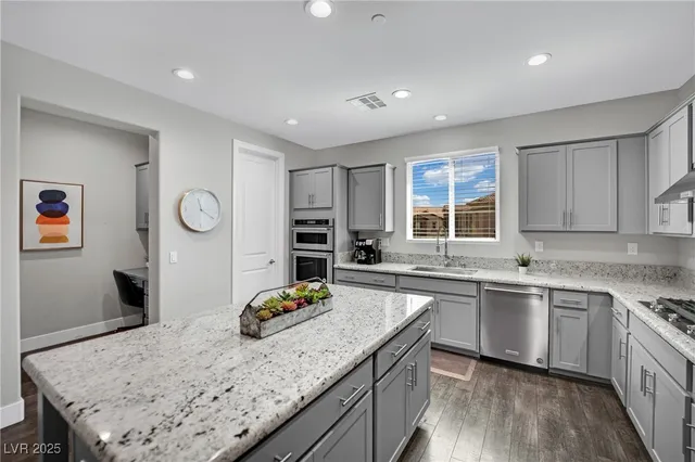 $2,950 | 45 Via Di Vita, Henderson, NV 89011