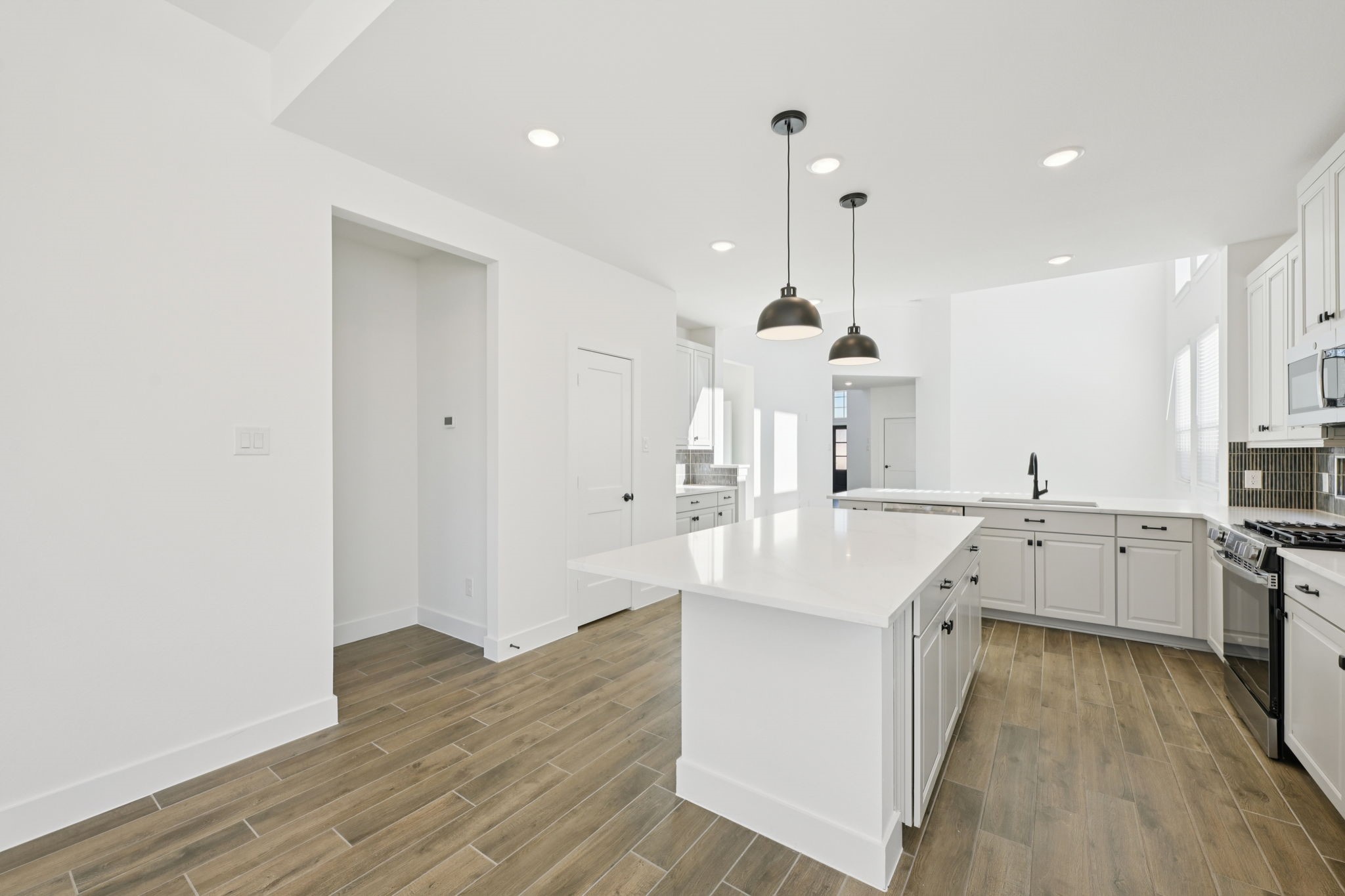 12853 Meadow Wind Way Conroe, TX 77302 - Photo 8 of 45