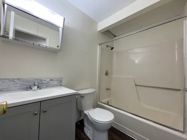 $1,799 | 3991 Old Brown Avenue, Unit 113, Manchester, NH 03103