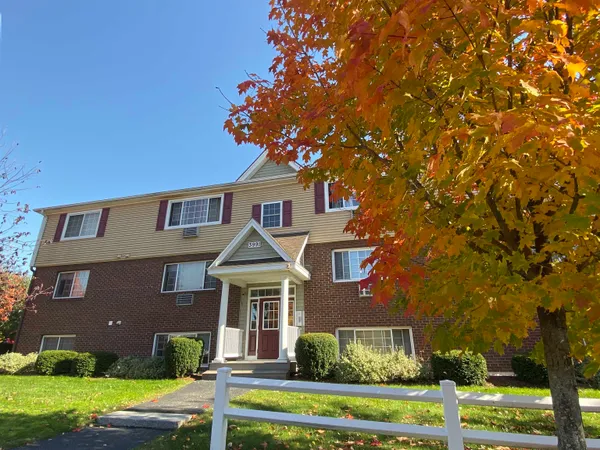 $1,799 | 3991 Old Brown Avenue, Unit 113, Manchester, NH 03103