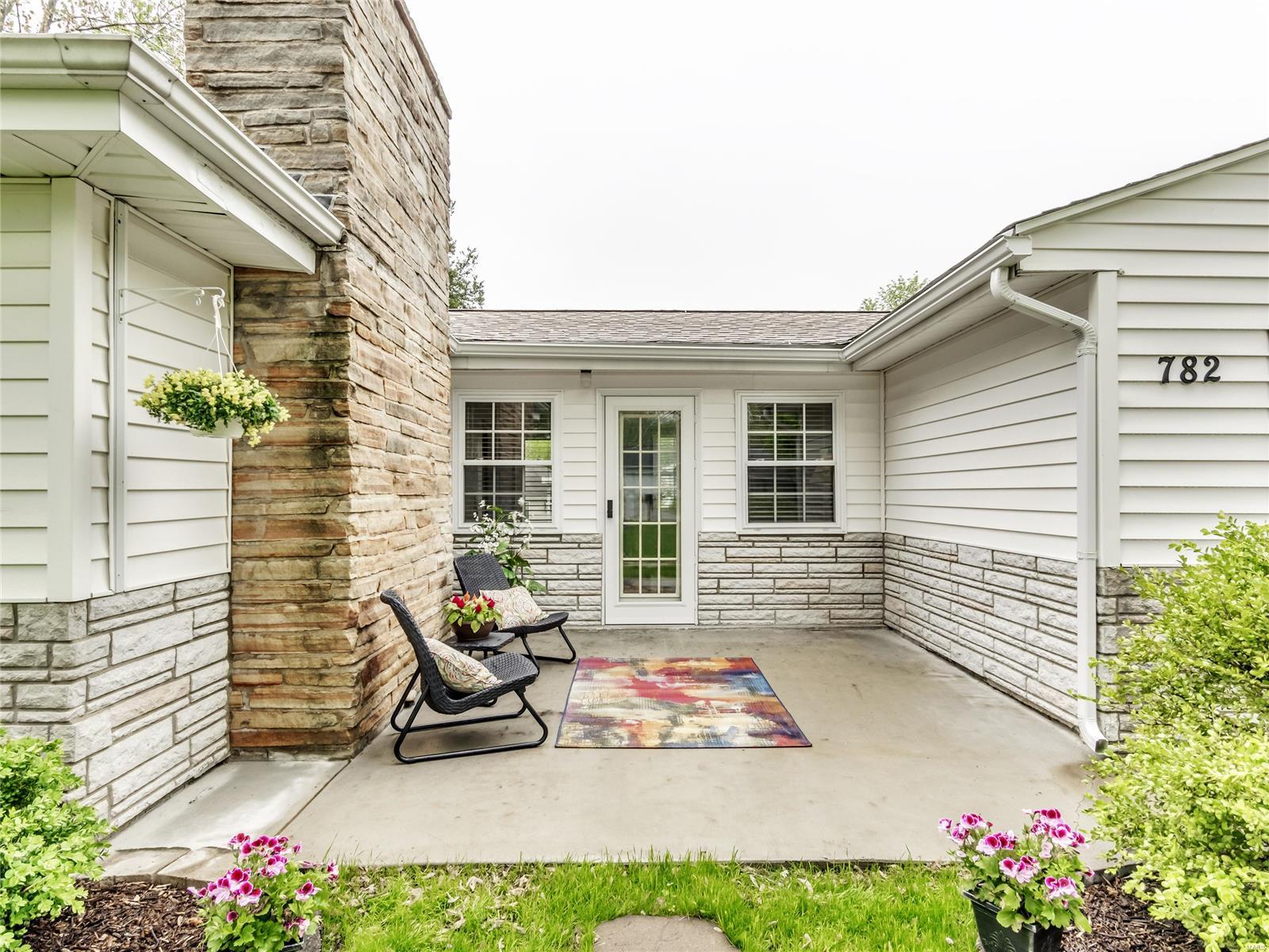 782 Rojean Drive Ellisville, MO 63021 - Photo 2 of 16