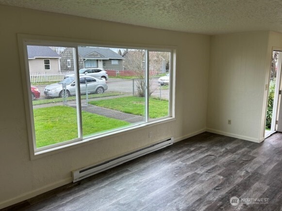 268 Baltimore Street Longview, WA 98632 - Photo 3 of 12 Gallery Image 3