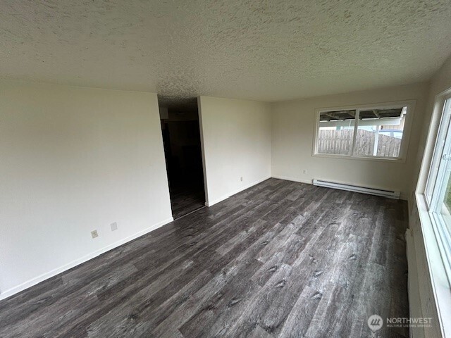 268 Baltimore Street Longview, WA 98632 - Photo 4 of 12 Gallery Image 4