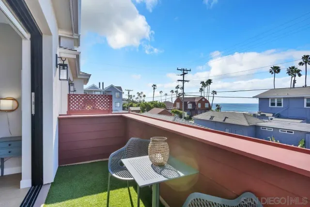 $2,290,000 | 523 South Myers Street, Oceanside, CA 92054