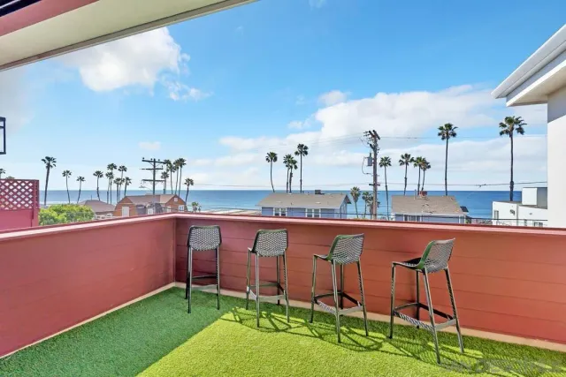 $2,290,000 | 523 South Myers Street, Oceanside, CA 92054