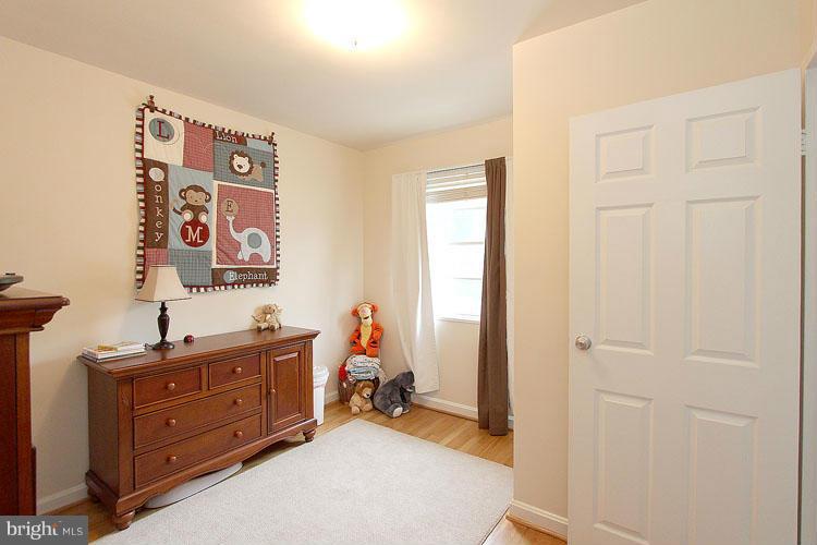 5329 Pooks Hill Road, Unit 405 Bethesda, MD 20814 - Photo 12 of 21 Bedroom 3