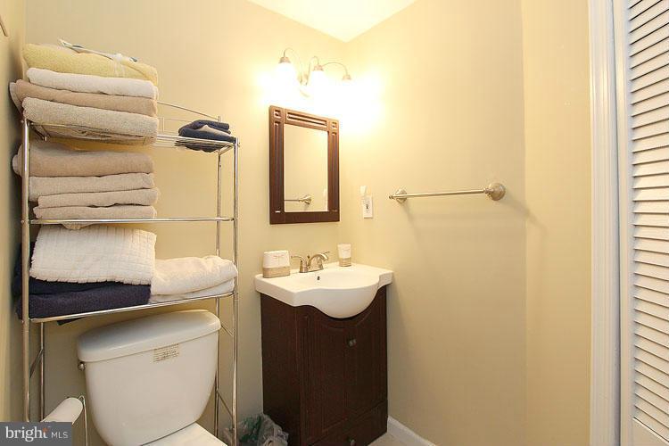 5329 Pooks Hill Road, Unit 405 Bethesda, MD 20814 - Photo 17 of 21 Bath 3